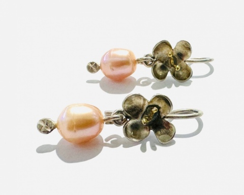 Peach Pearl Flower Earings